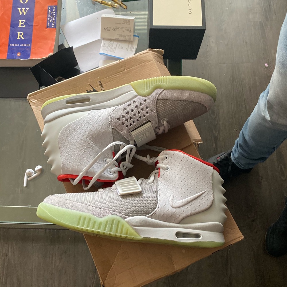 Nike air Yeezy 2 platinum